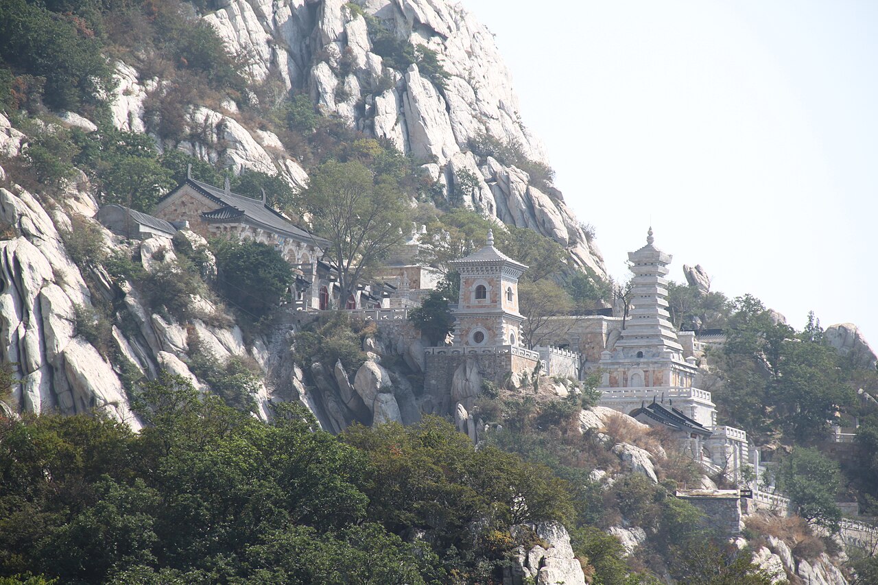 Sanhuangzhai (Three Emperors Village)