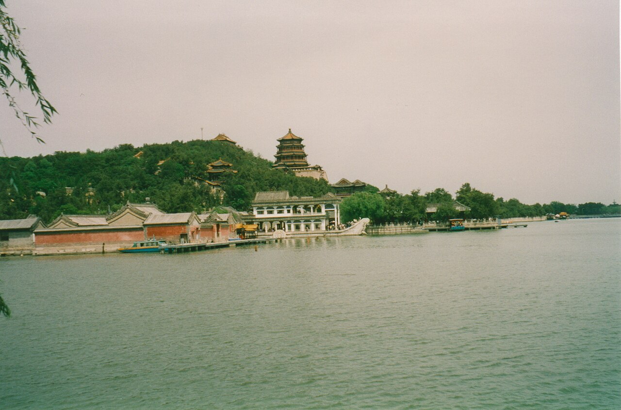 Painting-in-Wonder Pavilion Complex (Huazhongyou)